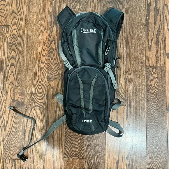 Camelbak lobo 100 oz hydration pack hotsell